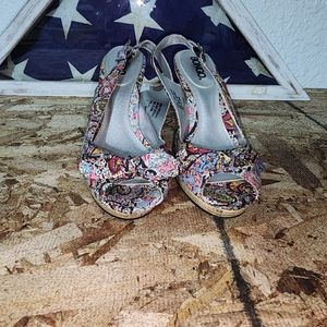 Bongo Women's Fabric & Wood Studded Platform High Heel (Multicolor) - SIZE 7.5